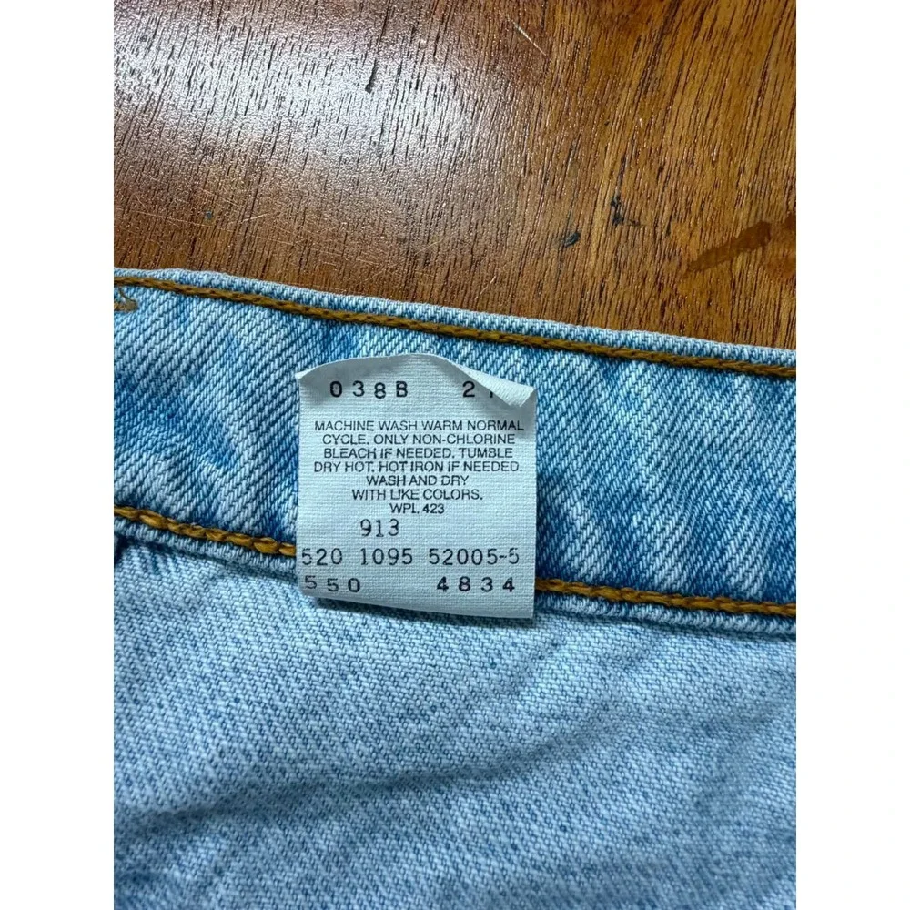 Vtg Levis 550 Relaxed Fit Tapered Leg Jeans Light Wash Mens 38x30 Made in USA